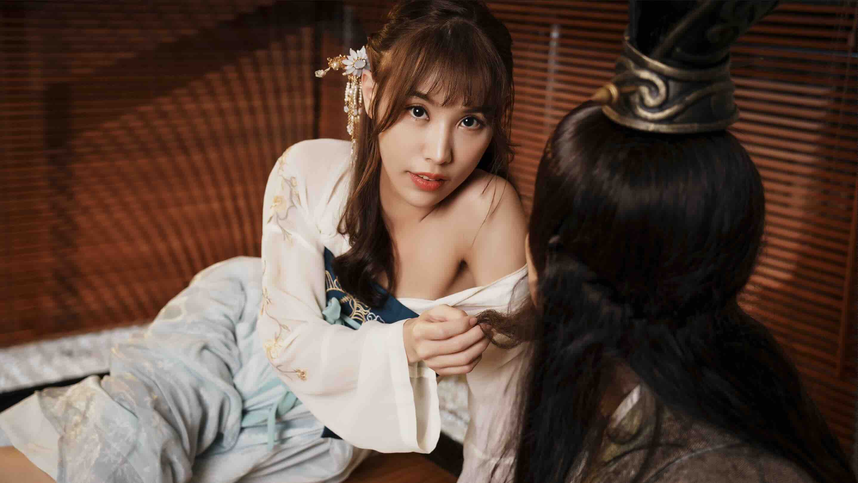 Chinese Vintage Lewd Three Kingdoms Passion | FeverLotus